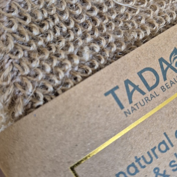 Exfoliating Set (Gloves & Towels) - Picture 3 of 3